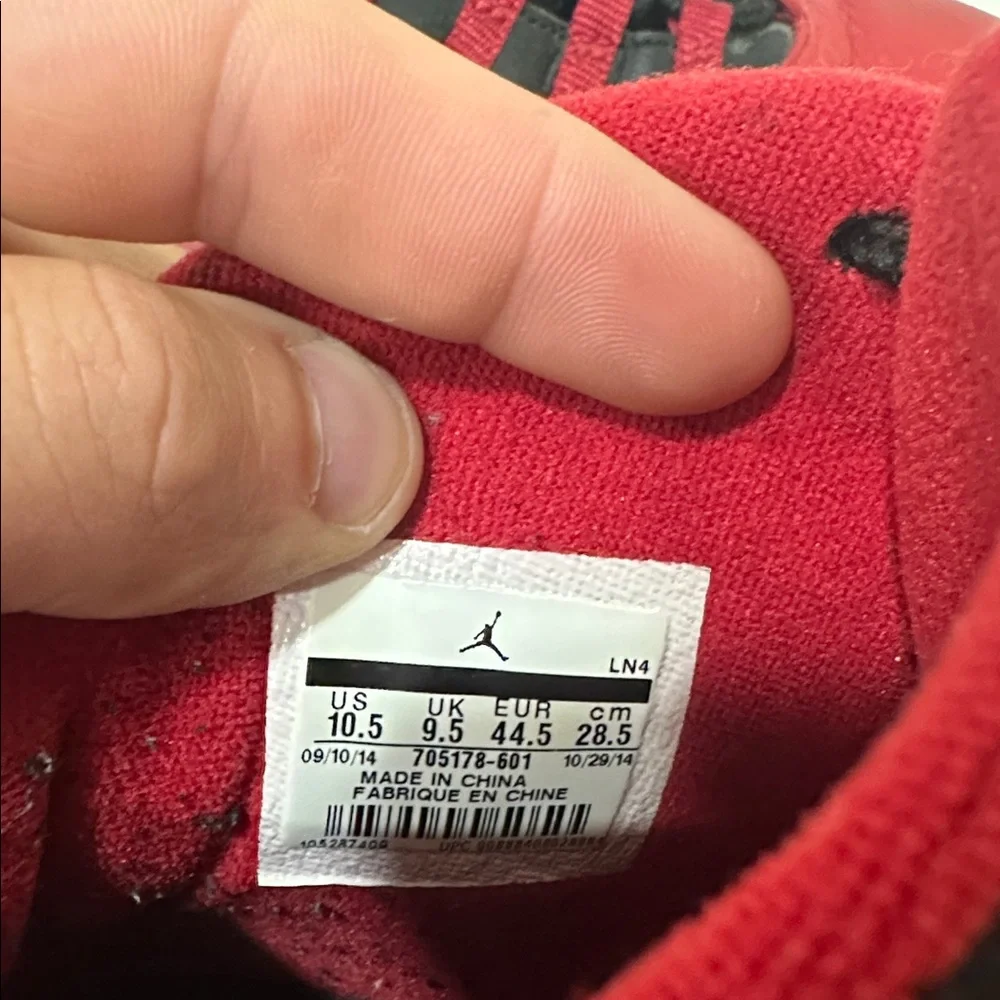 Size 10.5 - Air Jordan 10 Retro Bulls Over Broadway - Picture 6 of 6